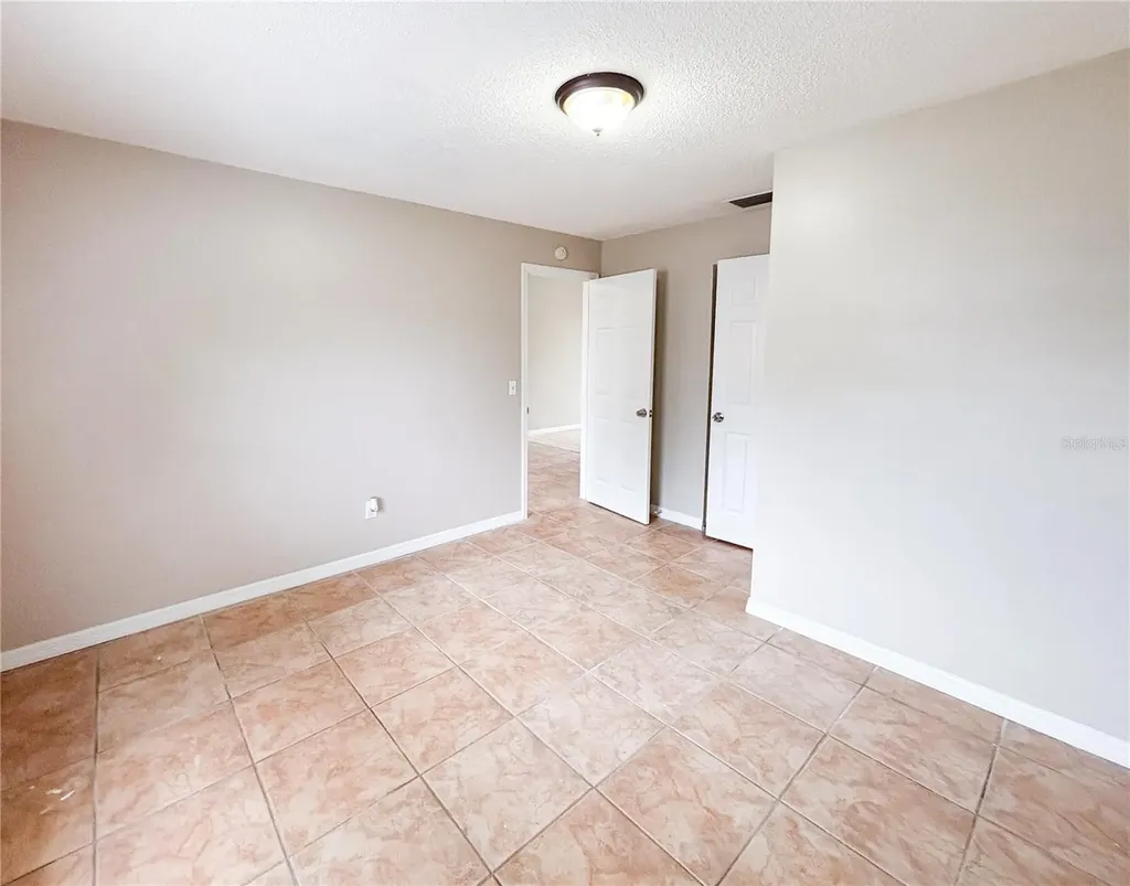 610 King Henry Court Seffner FL 33584