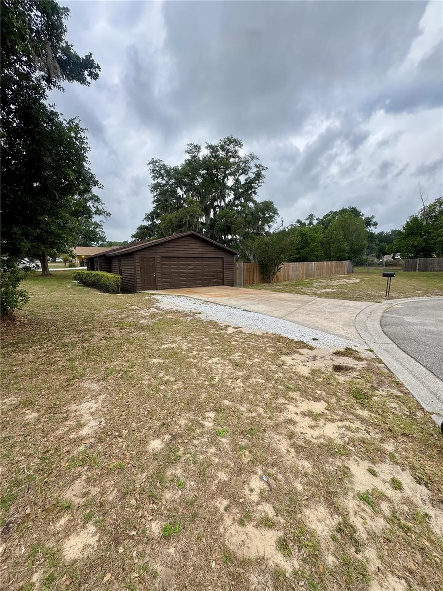 610 King Henry Court Seffner FL 33584
