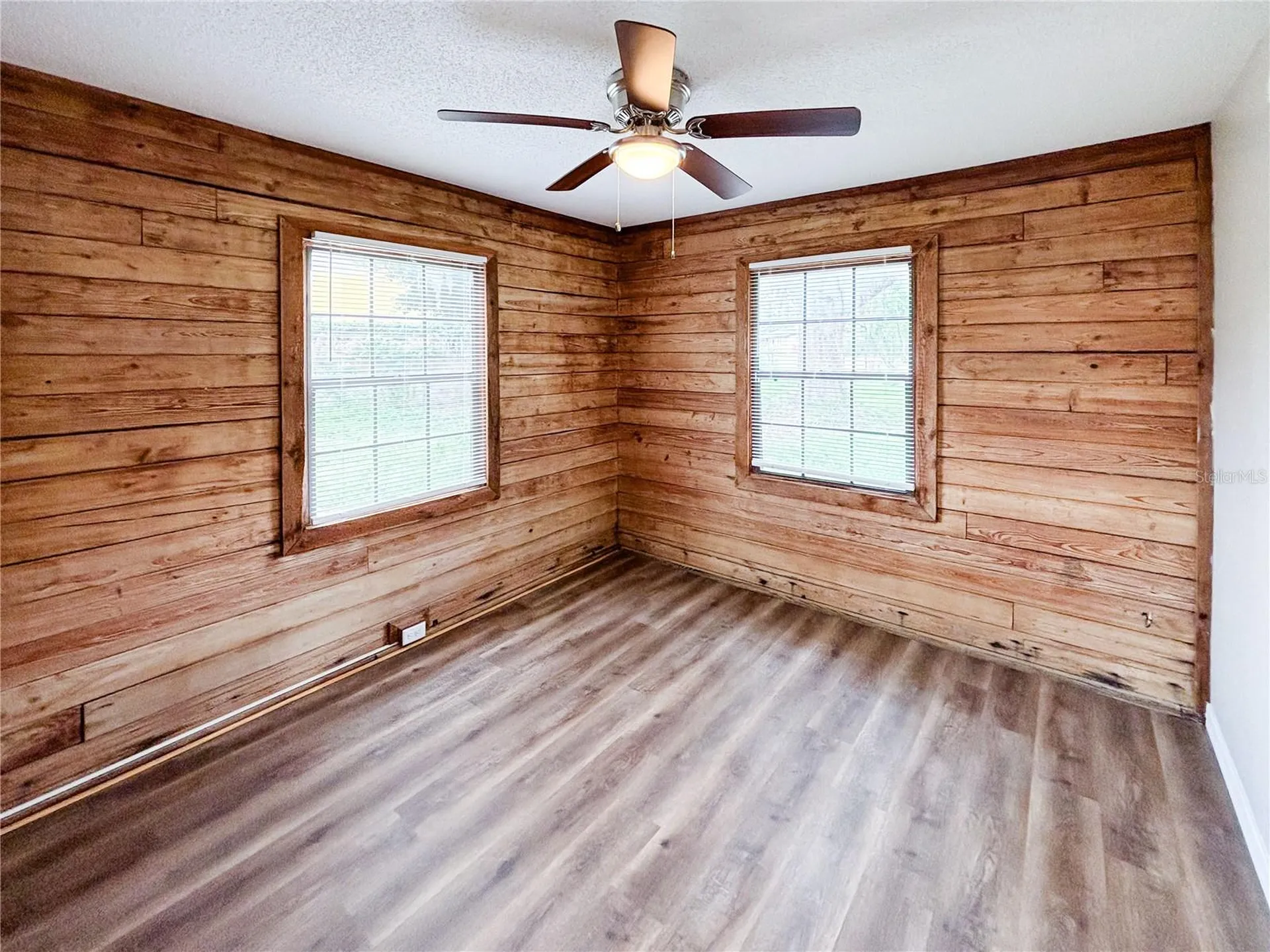 610 King Henry Court Seffner FL 33584