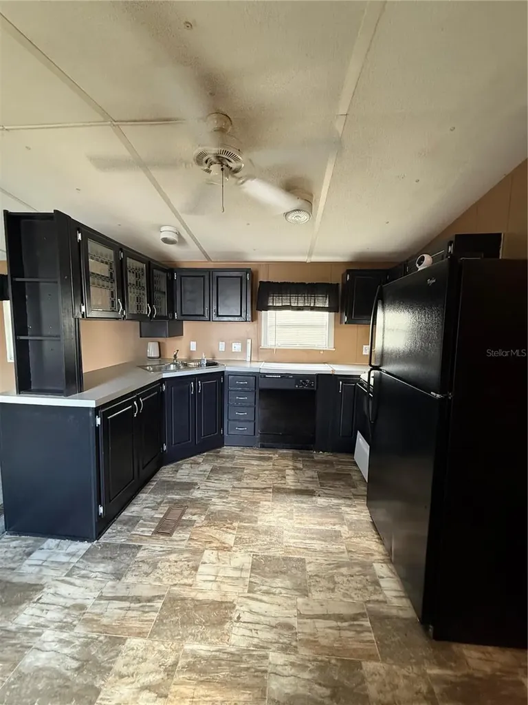 806 New Hampshire Avenue Wildwood FL 34785