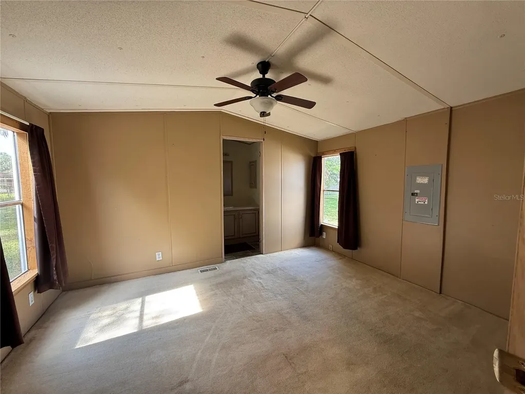 806 New Hampshire Avenue Wildwood FL 34785
