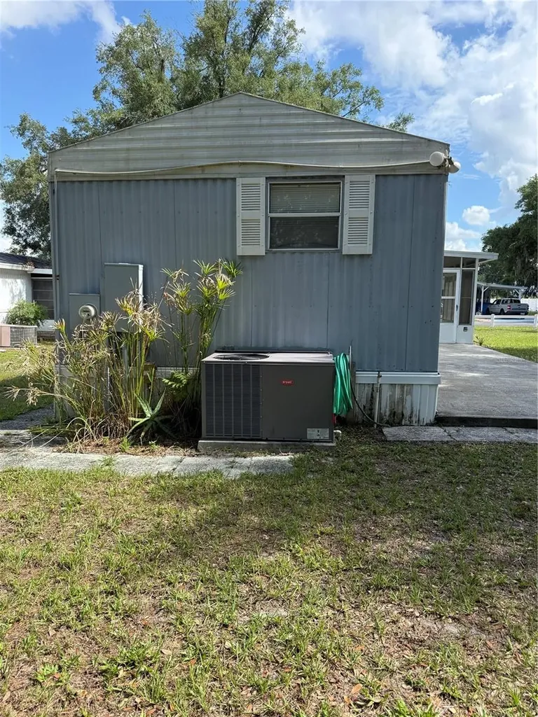 806 New Hampshire Avenue Wildwood FL 34785