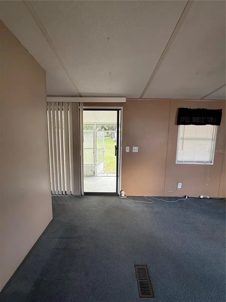 806 New Hampshire Avenue Wildwood FL 34785