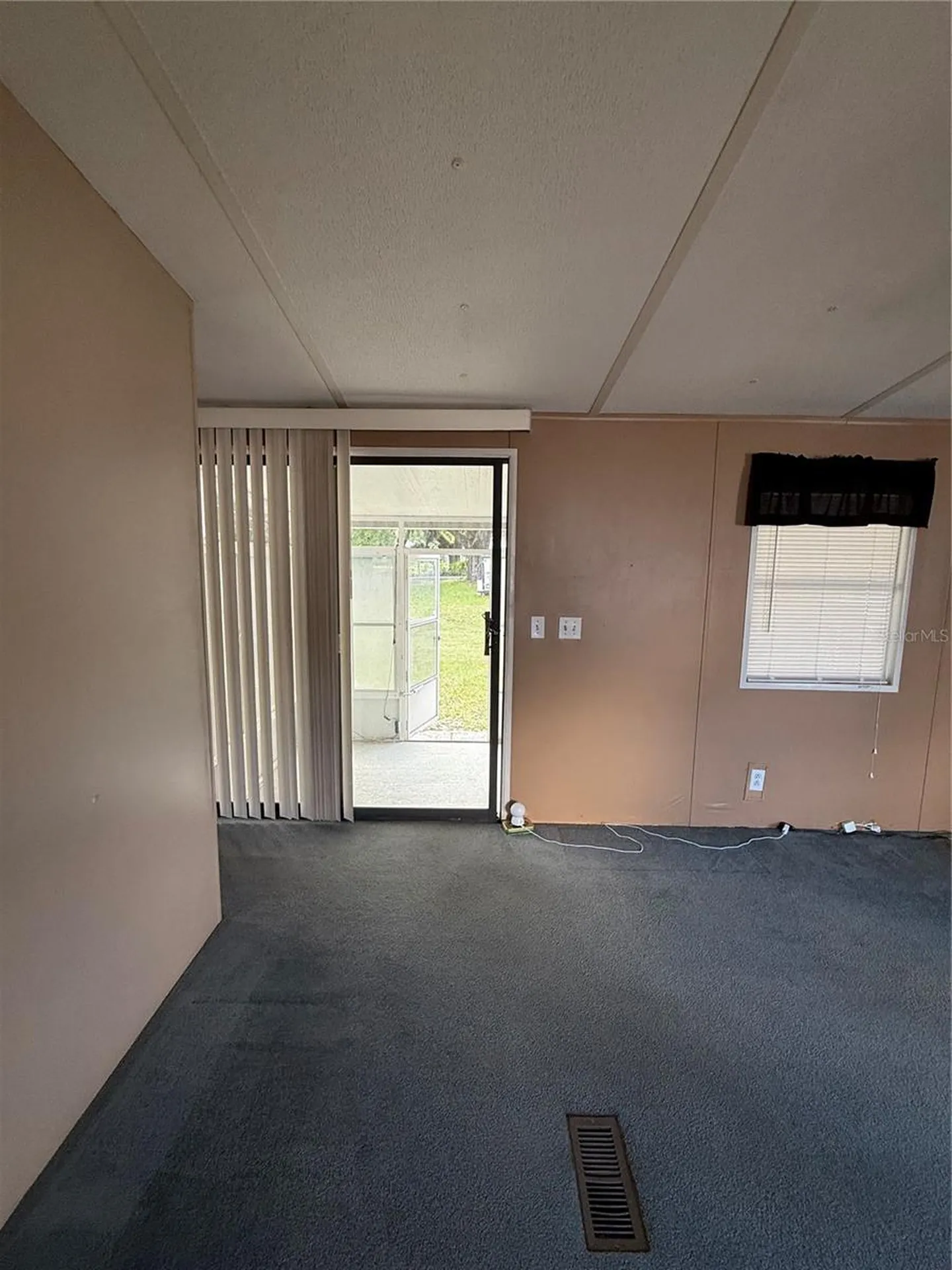 806 New Hampshire Avenue Wildwood FL 34785