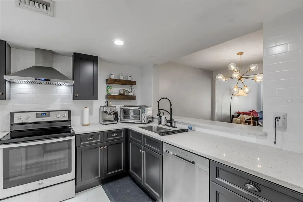5472 Pine Creek Drive Orlando FL 32811
