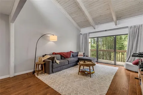 5472 Pine Creek Drive Orlando FL 32811