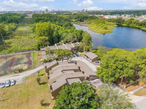 5472 Pine Creek Drive Orlando FL 32811