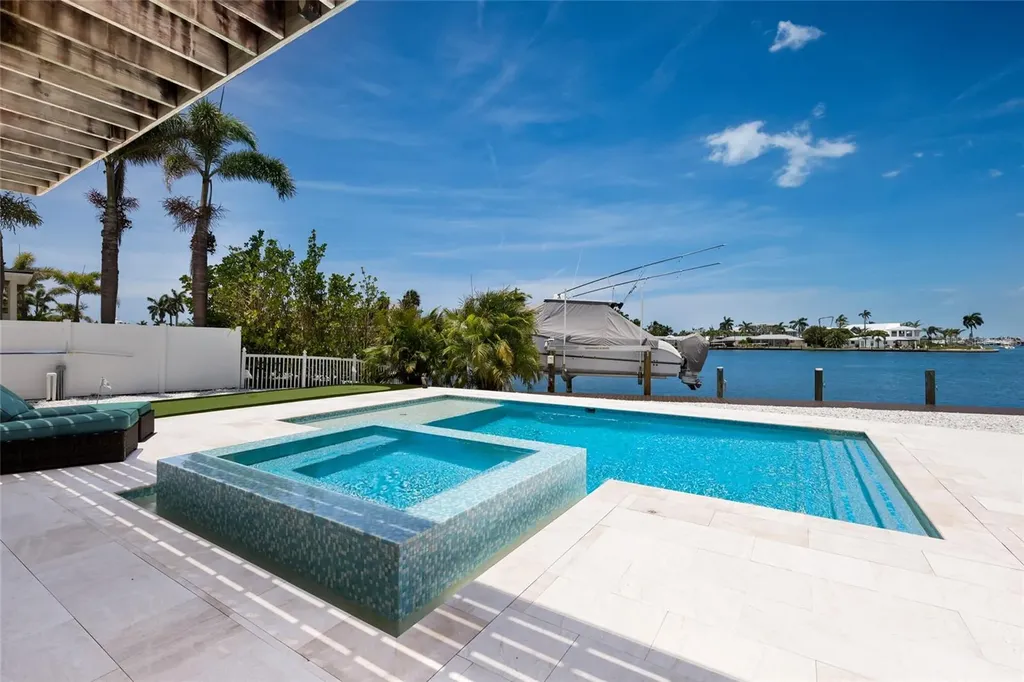 532 70th Street Holmes Beach FL 34217