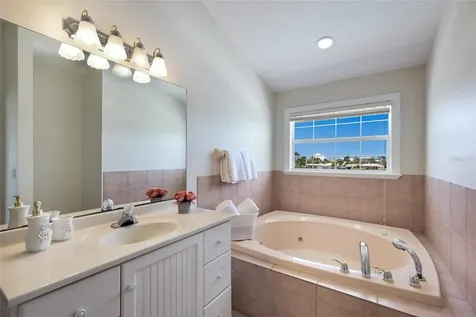 532 70th Street Holmes Beach FL 34217