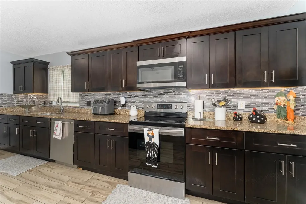 705 Waxwing Court Kissimmee FL 34759