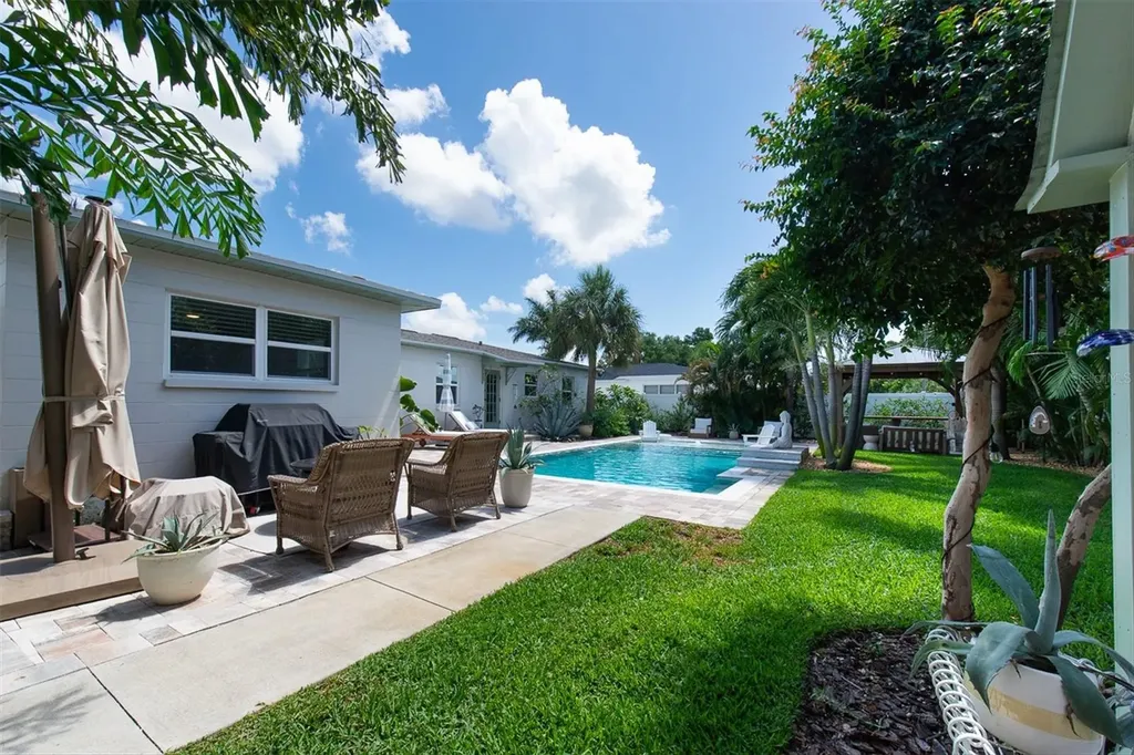 3662 27th Avenue N St Petersburg FL 33713