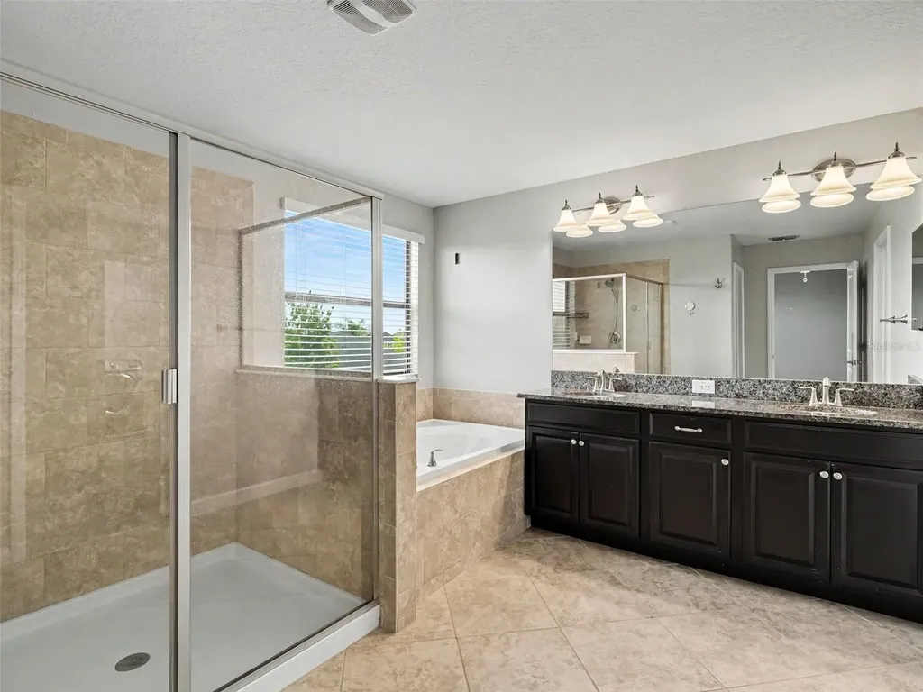 10025 Ivory Drive Sun City Center FL 33573