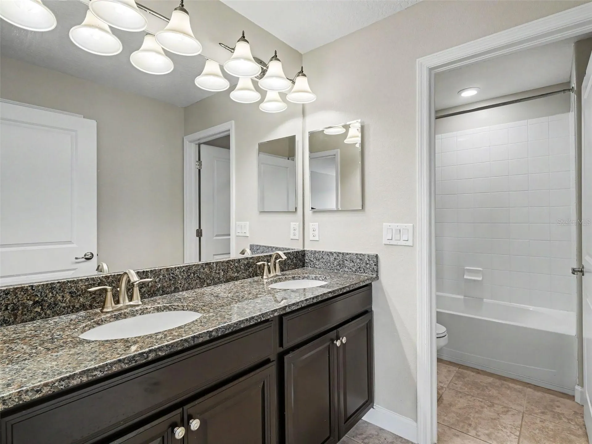 10025 Ivory Drive Sun City Center FL 33573
