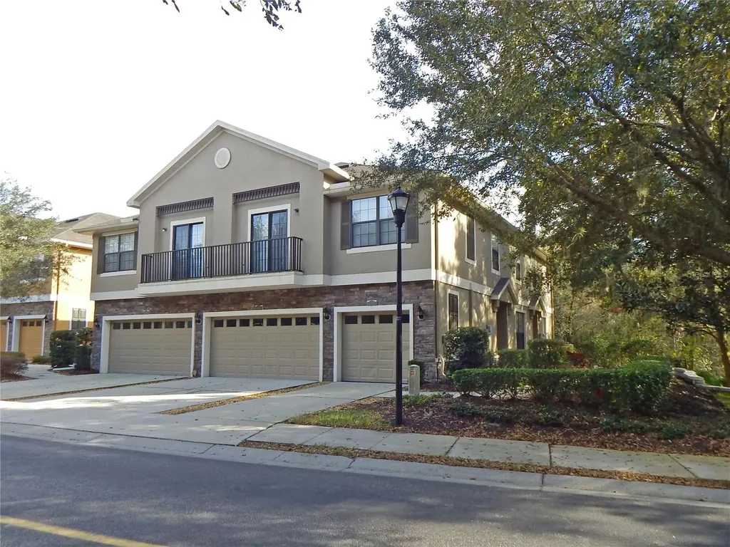 16411 Kingletridge Avenue Lithia FL 33547