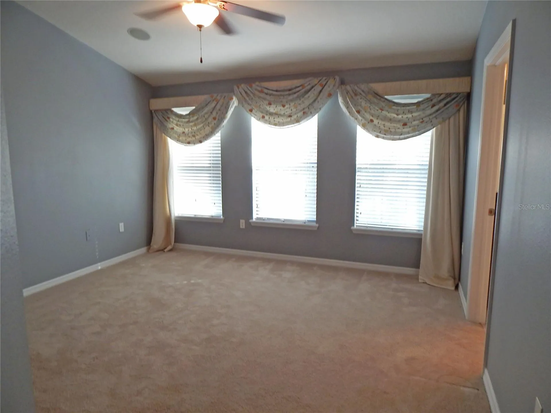 16411 Kingletridge Avenue Lithia FL 33547