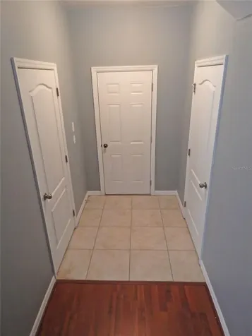 16411 Kingletridge Avenue Lithia FL 33547