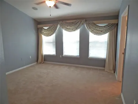 16411 Kingletridge Avenue Lithia FL 33547