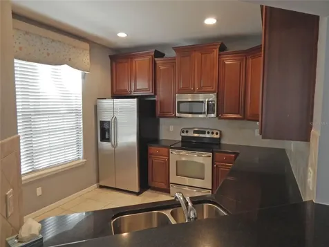 16411 Kingletridge Avenue Lithia FL 33547
