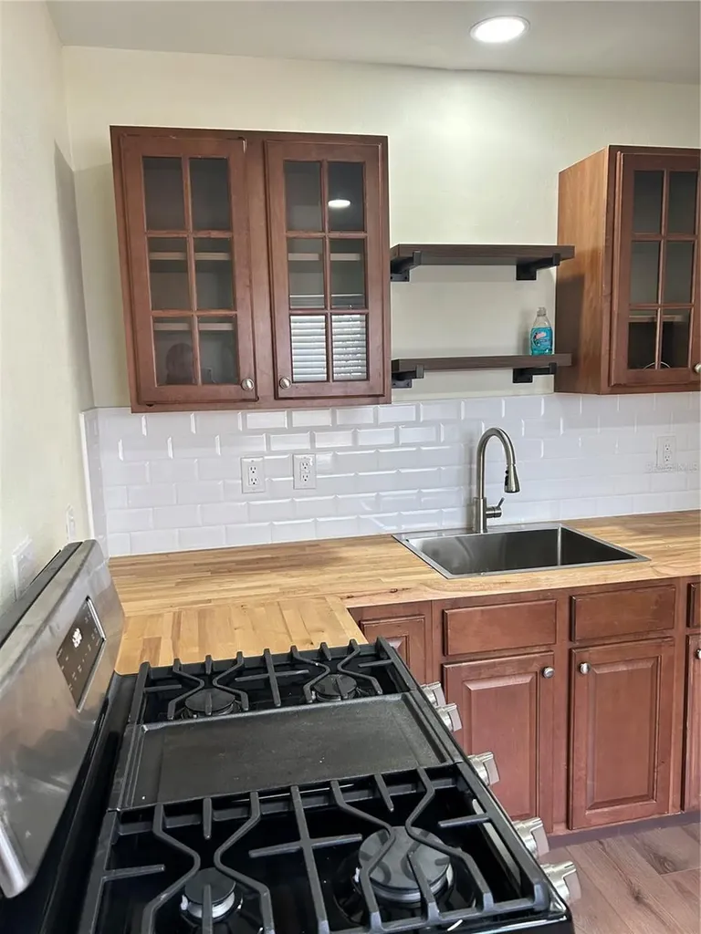 827 40th Street S St Petersburg FL 33711