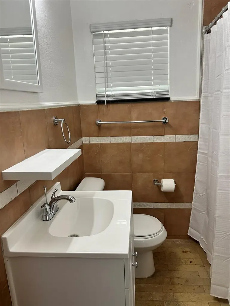 827 40th Street S St Petersburg FL 33711