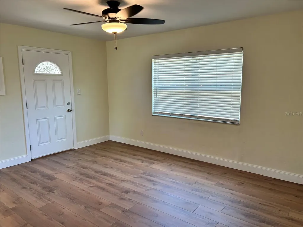 827 40th Street S St Petersburg FL 33711