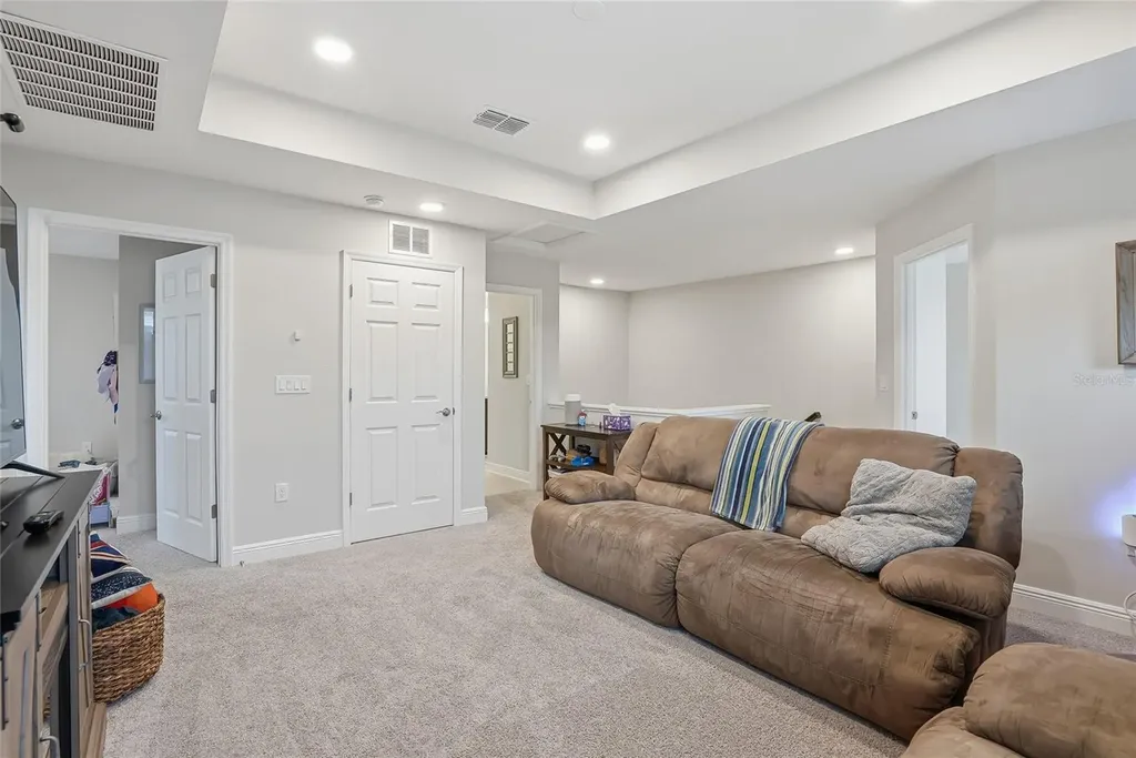 7284 Notched Pine Bend Wesley Chapel FL 33545