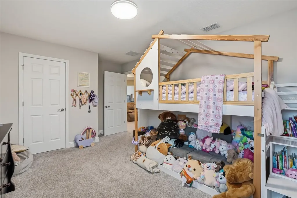 7284 Notched Pine Bend Wesley Chapel FL 33545