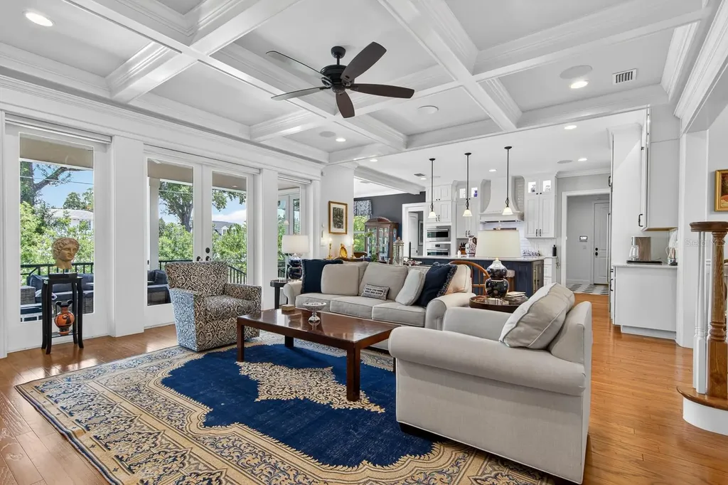 5009 W Leona Street Tampa FL 33629