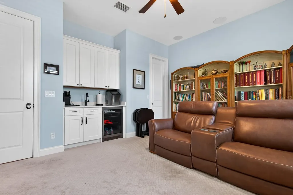 5009 W Leona Street Tampa FL 33629