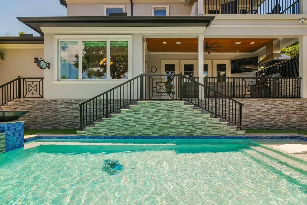 5009 W Leona Street Tampa FL 33629