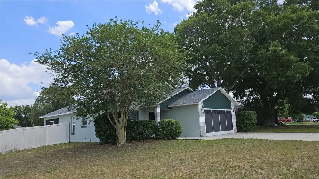 108 Brittany Avenue Mascotte FL 34753