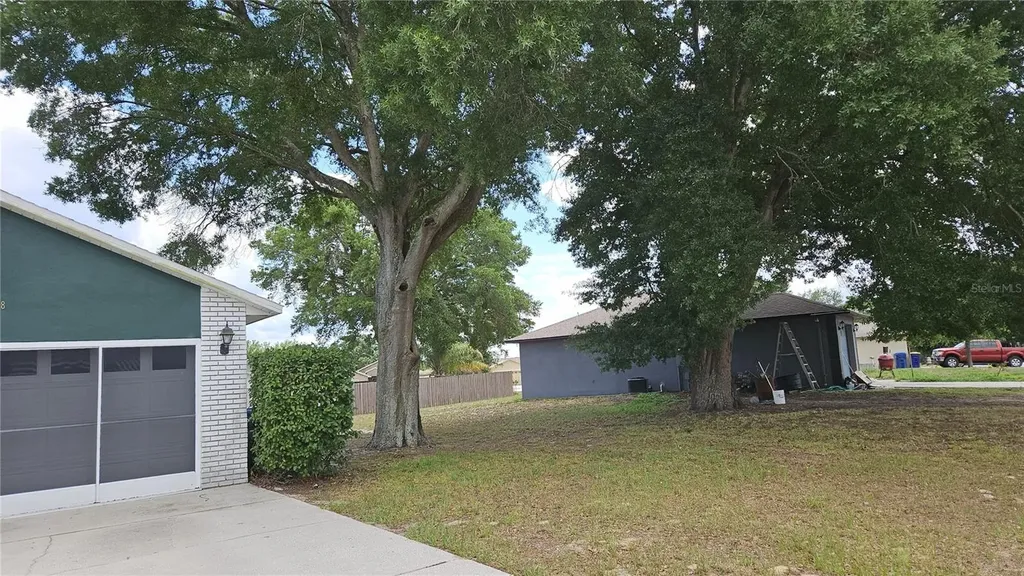108 Brittany Avenue Mascotte FL 34753