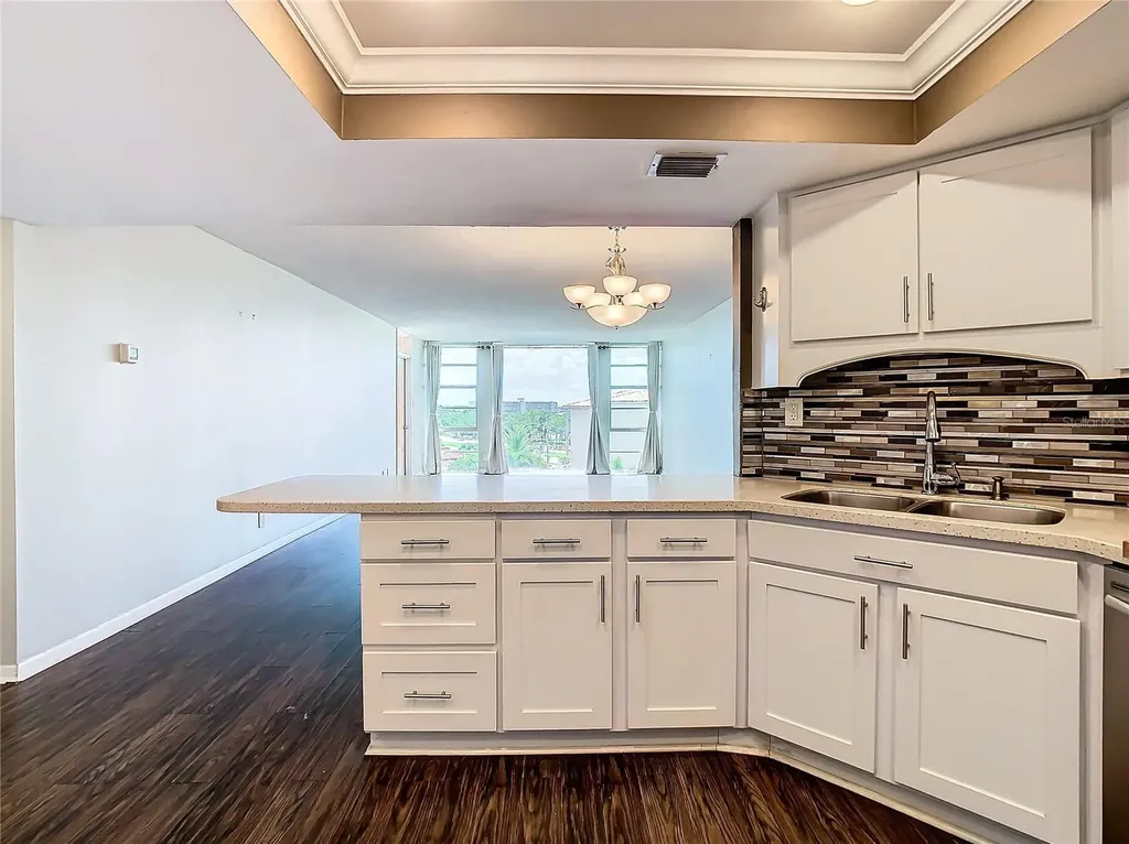 7400 Sun Island Drive South Pasadena FL 33707