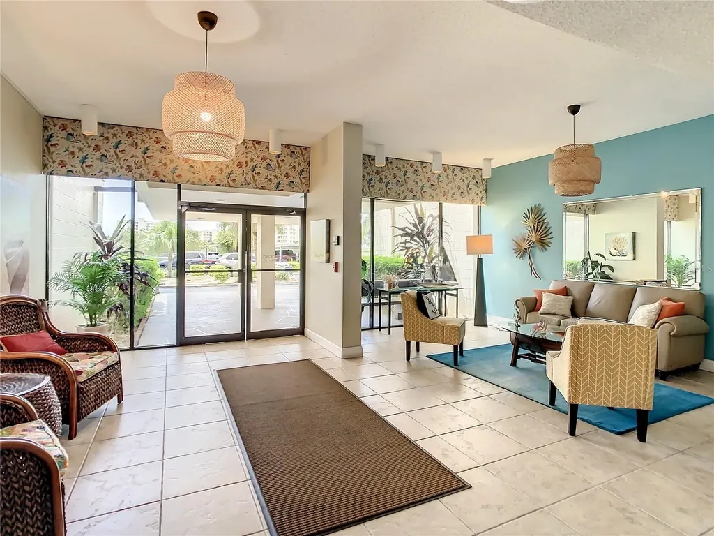 7400 Sun Island Drive South Pasadena FL 33707