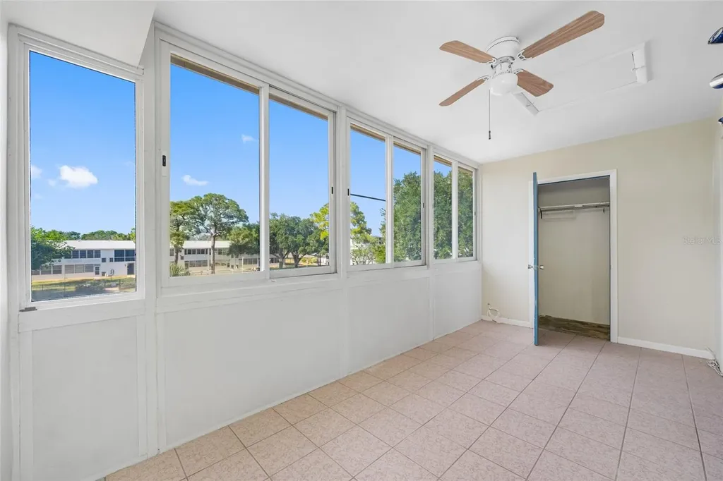 1001 77th Avenue N St Petersburg FL 33702