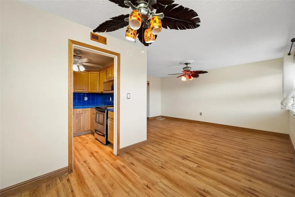 1001 77th Avenue N St Petersburg FL 33702