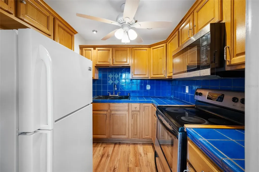 1001 77th Avenue N St Petersburg FL 33702