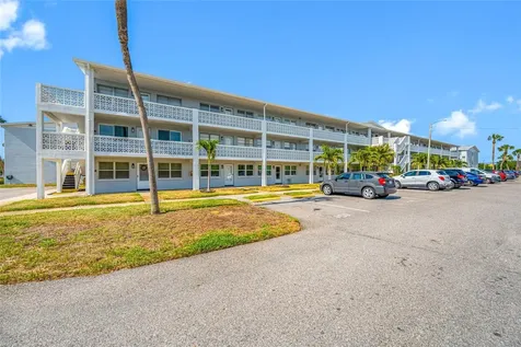 1001 77TH Avenue N St Petersburg FL 33702