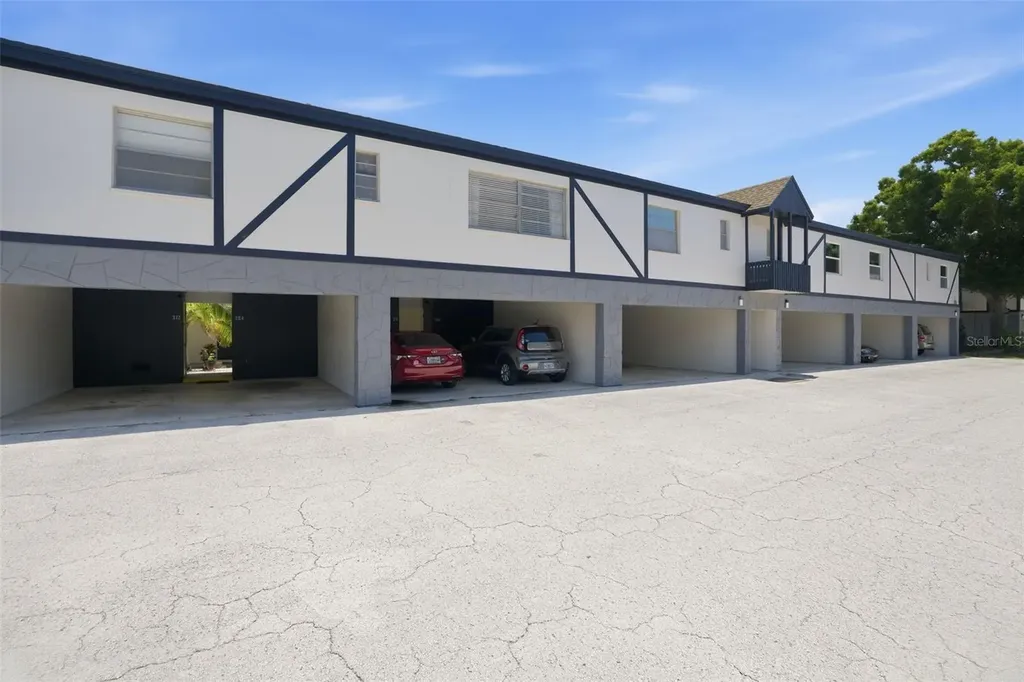 1127 King Arthur Court Dunedin FL 34698