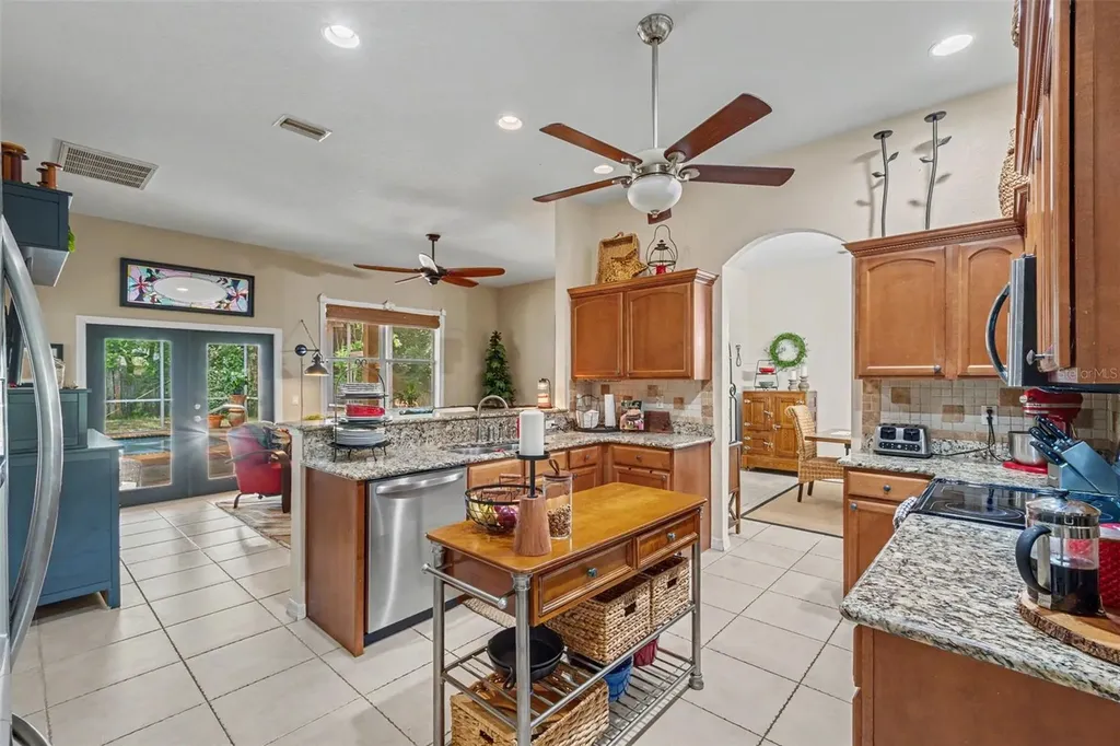 12040 Centralia Road Weeki Wachee FL 34614