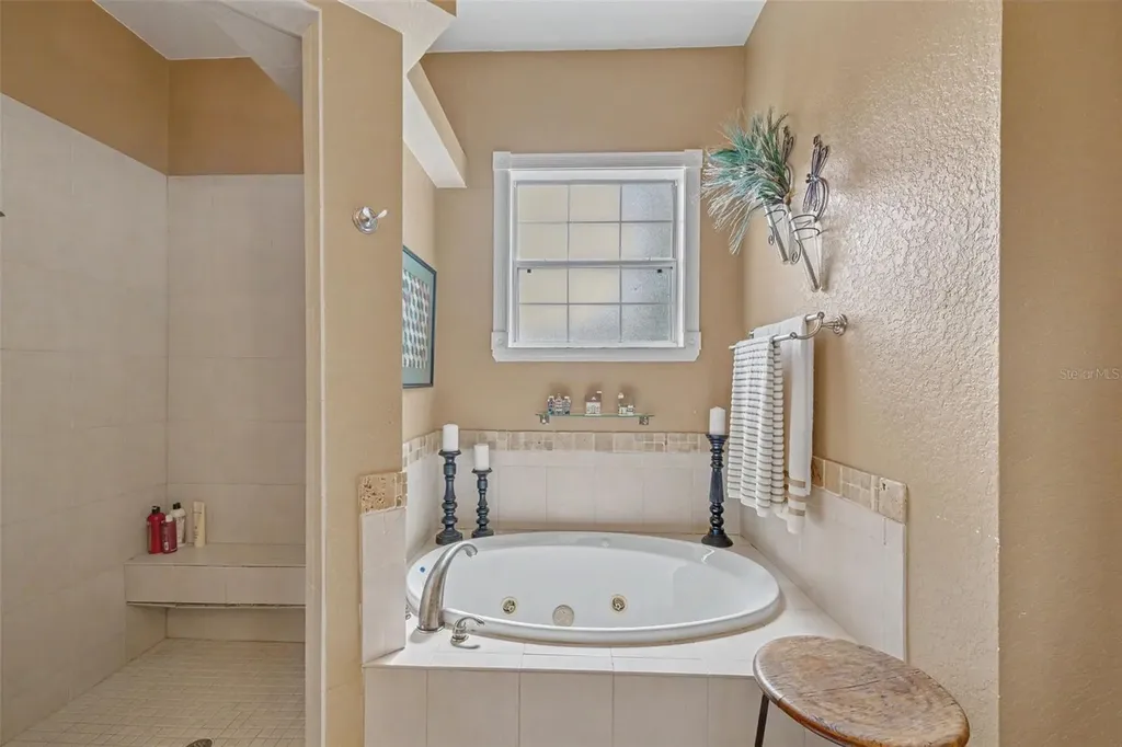12040 Centralia Road Weeki Wachee FL 34614