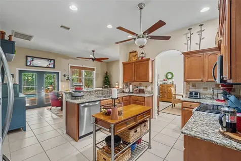12040 Centralia Road Weeki Wachee FL 34614