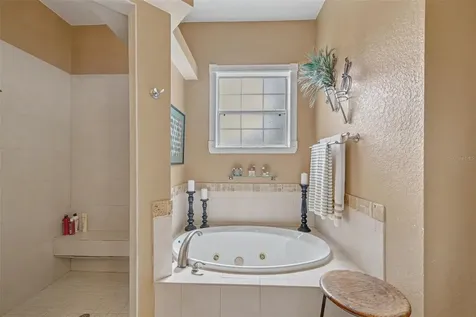 12040 Centralia Road Weeki Wachee FL 34614