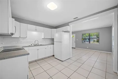 3246 20th Avenue S St Petersburg FL 33712