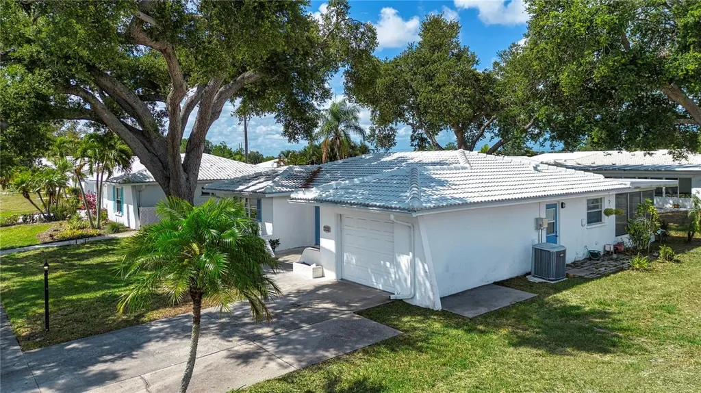 1008 Orchid Lane Bradenton FL 34208