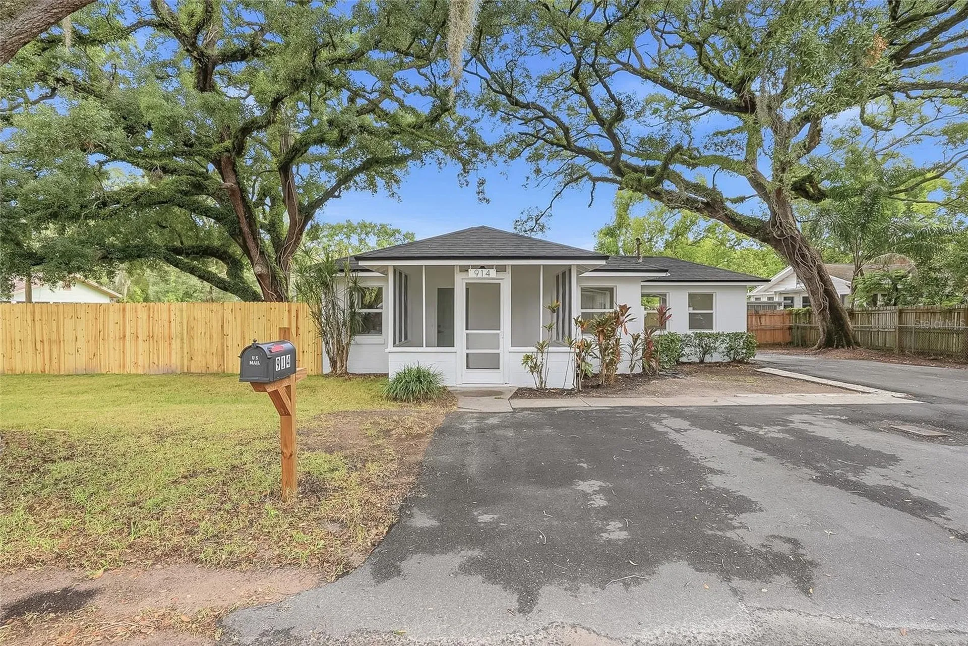 914 E Crawford Street Tampa FL 33604