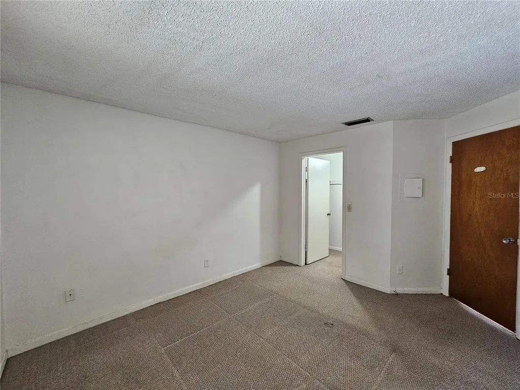 209 NW Jefferson Circle N St Petersburg FL 33702