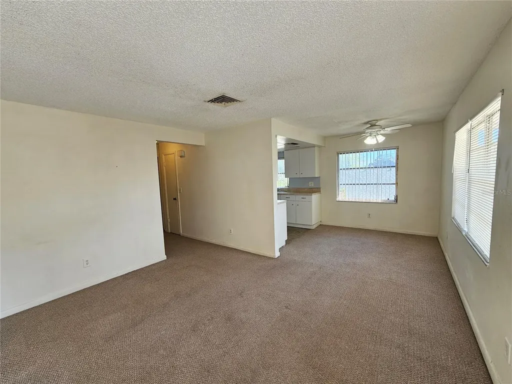 209 NW Jefferson Circle N St Petersburg FL 33702