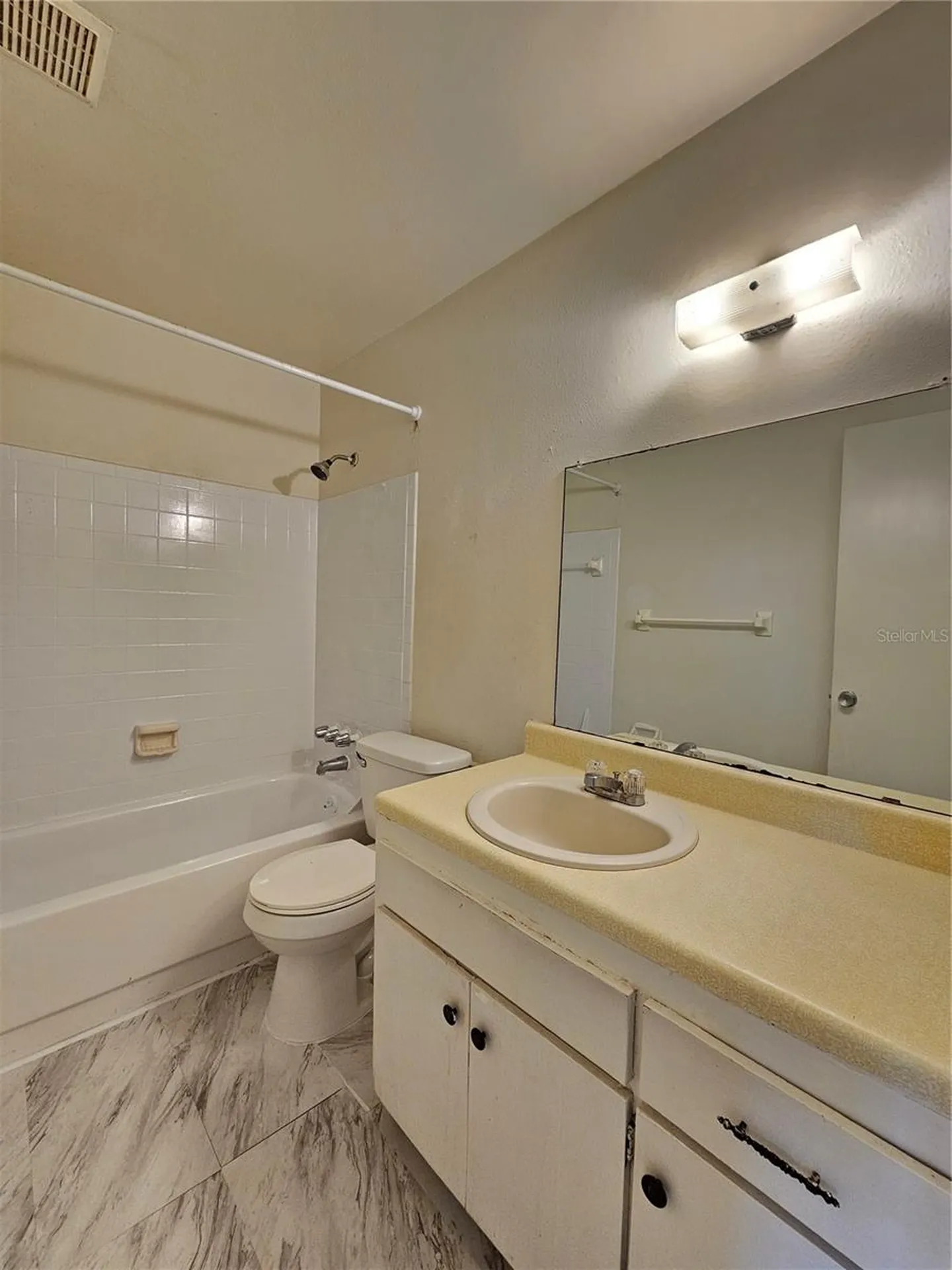 209 NW Jefferson Circle N St Petersburg FL 33702