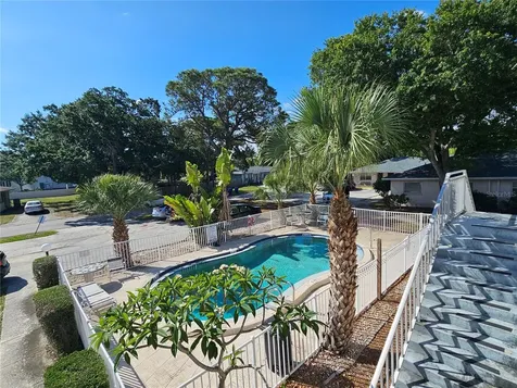 209 NW Jefferson Circle N St Petersburg FL 33702
